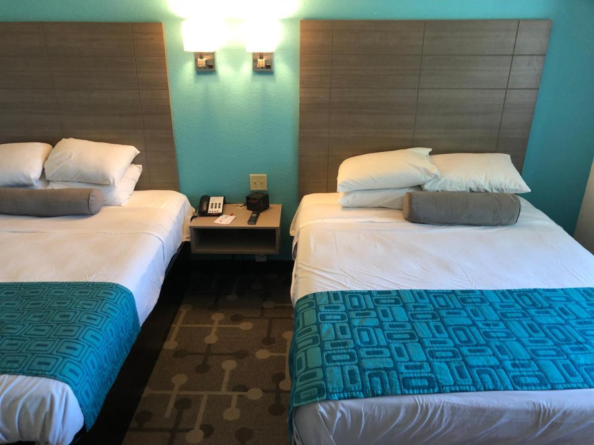 Red Lion Inn & Suites אלק גרוב וילאג' מראה חיצוני תמונה