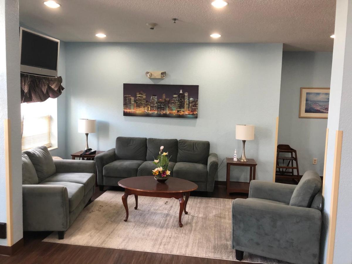 Red Lion Inn & Suites אלק גרוב וילאג' מראה חיצוני תמונה